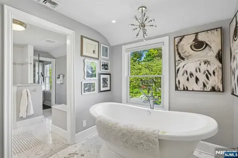 23 Greenview Way Montclair NJ 07043