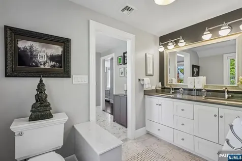 23 Greenview Way Montclair NJ 07043