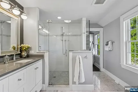 23 Greenview Way Montclair NJ 07043