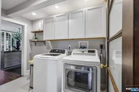 23 Greenview Way Montclair NJ 07043
