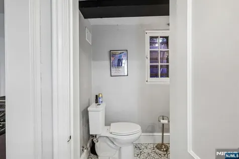 23 Greenview Way Montclair NJ 07043