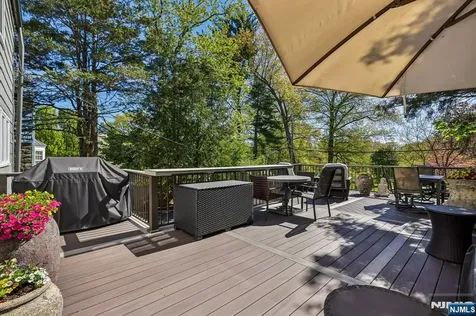 23 Greenview Way Montclair NJ 07043