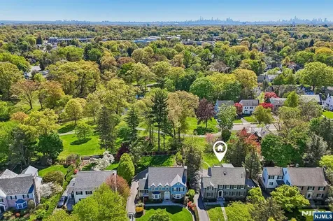 23 Greenview Way Montclair NJ 07043