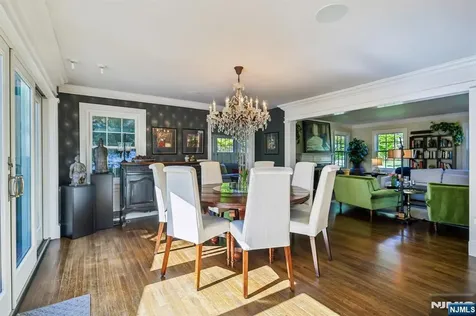 23 Greenview Way Montclair NJ 07043