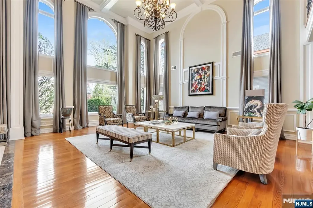 1115 Briar Way Fort Lee NJ 07024