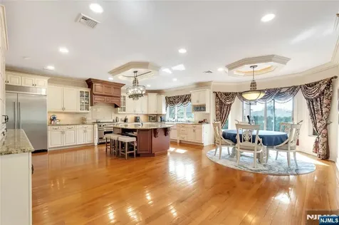1115 Briar Way Fort Lee NJ 07024