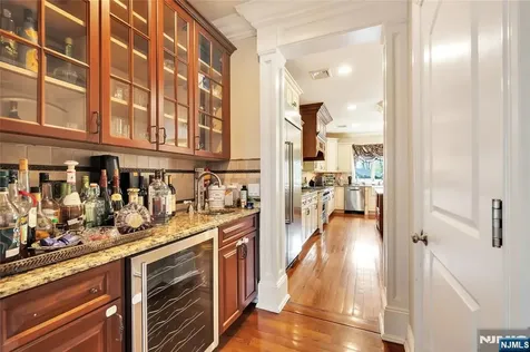 1115 Briar Way Fort Lee NJ 07024