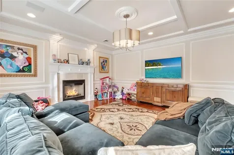 1115 Briar Way Fort Lee NJ 07024