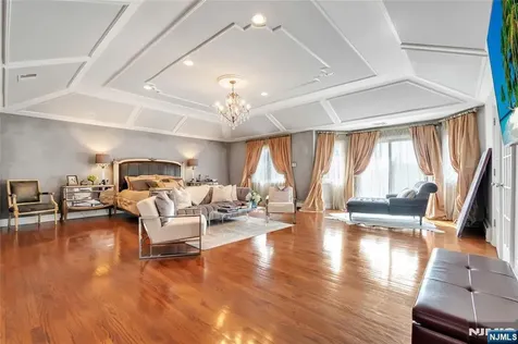 1115 Briar Way Fort Lee NJ 07024