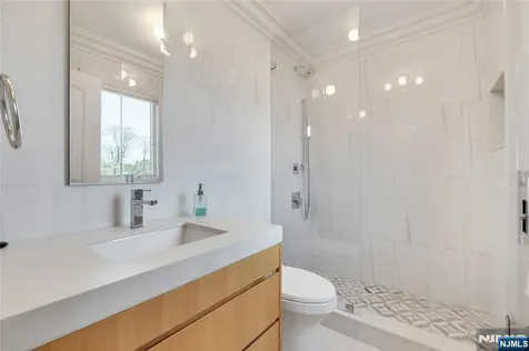 1115 Briar Way Fort Lee NJ 07024