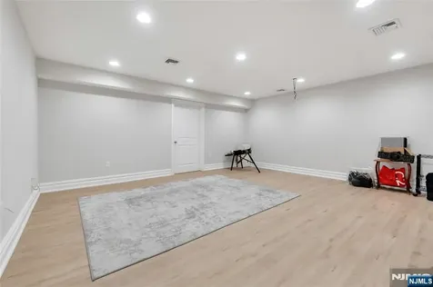 1115 Briar Way Fort Lee NJ 07024