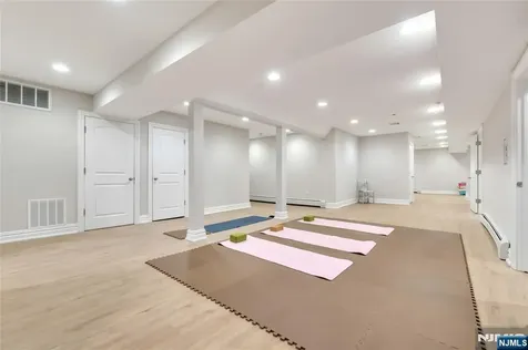 1115 Briar Way Fort Lee NJ 07024