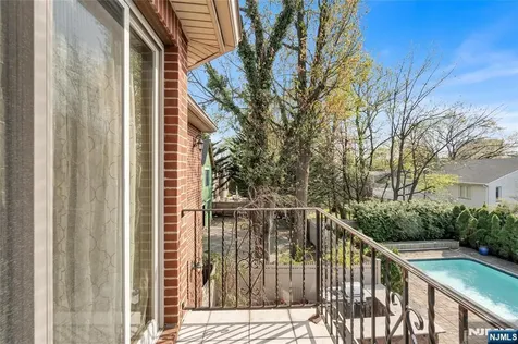 1115 Briar Way Fort Lee NJ 07024