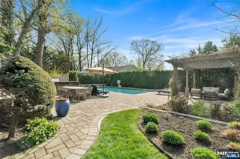 1115 Briar Way Fort Lee NJ 07024