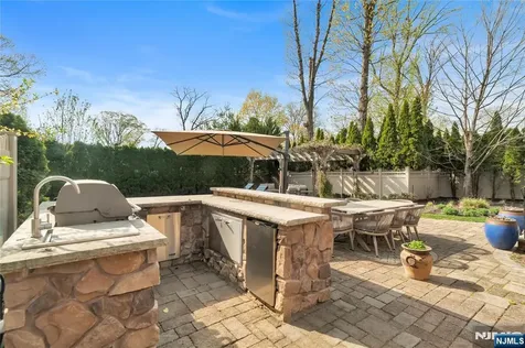 1115 Briar Way Fort Lee NJ 07024