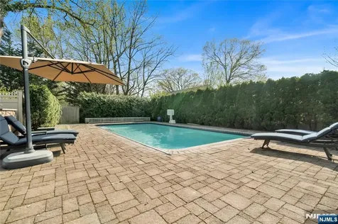 1115 Briar Way Fort Lee NJ 07024