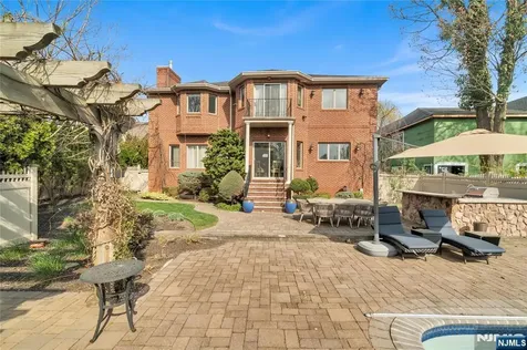 1115 Briar Way Fort Lee NJ 07024