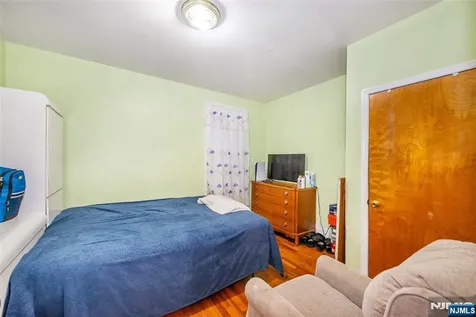 232 2nd Street Newark NJ 07107