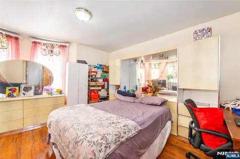 232 2nd Street Newark NJ 07107