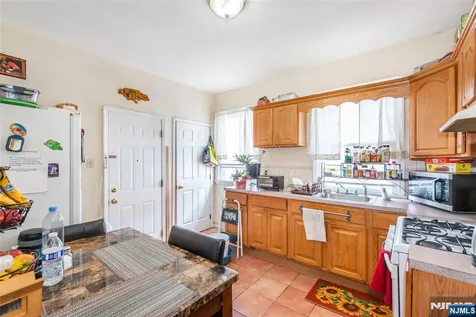 232 2nd Street Newark NJ 07107