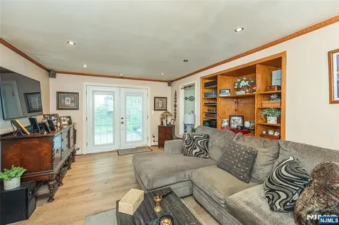 10 Evers Court Wayne NJ 07470