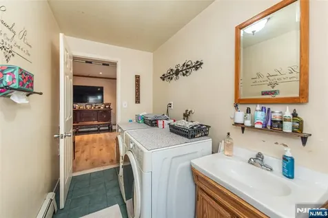 10 Evers Court Wayne NJ 07470
