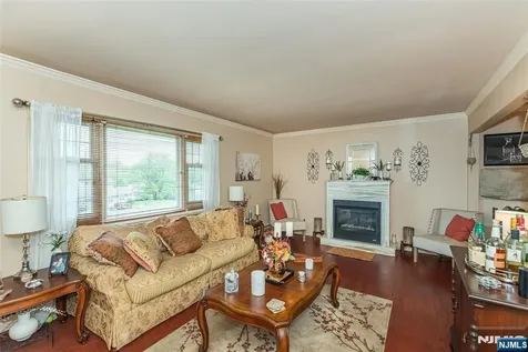 10 Evers Court Wayne NJ 07470