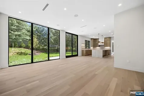 242 Hardenburgh Avenue Demarest NJ 07627