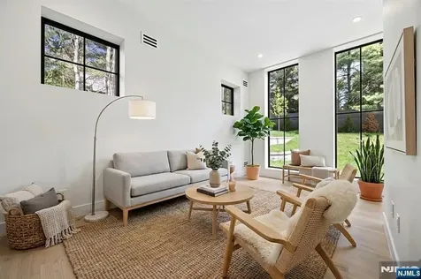 242 Hardenburgh Avenue Demarest NJ 07627