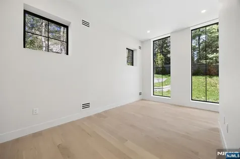 242 Hardenburgh Avenue Demarest NJ 07627