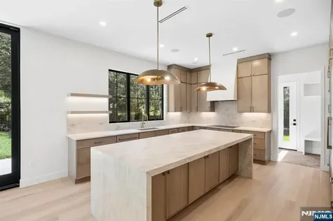 242 Hardenburgh Avenue Demarest NJ 07627
