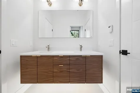 242 Hardenburgh Avenue Demarest NJ 07627