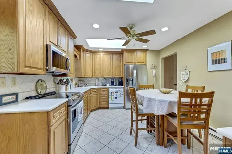 5 Seminole Way West Milford NJ 07480