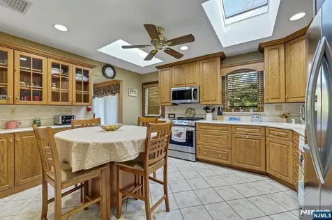5 Seminole Way West Milford NJ 07480