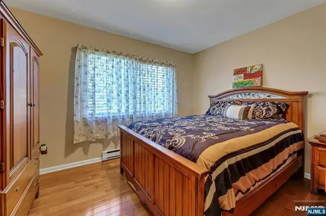 5 Seminole Way West Milford NJ 07480