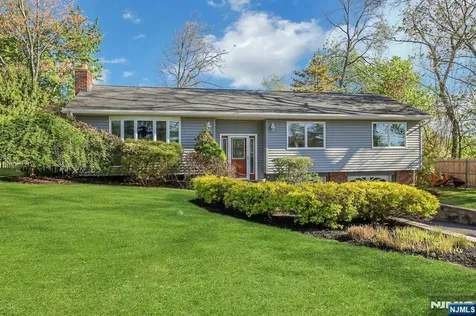 5 Seminole Way West Milford NJ 07480