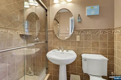 5 Seminole Way West Milford NJ 07480