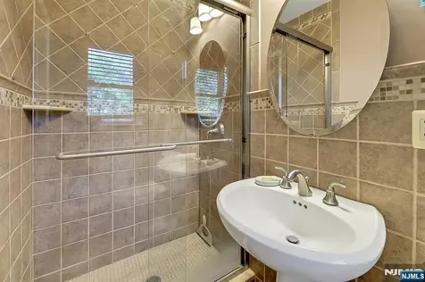 5 Seminole Way West Milford NJ 07480