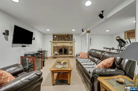 5 Seminole Way West Milford NJ 07480