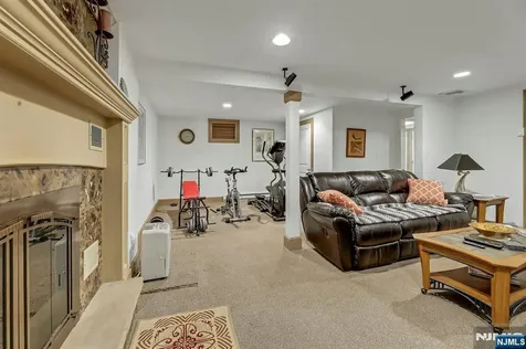 5 Seminole Way West Milford NJ 07480