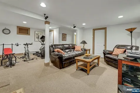 5 Seminole Way West Milford NJ 07480