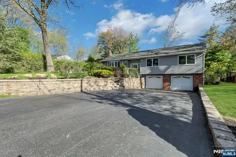 5 Seminole Way West Milford NJ 07480