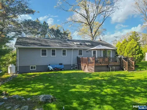 5 Seminole Way West Milford NJ 07480