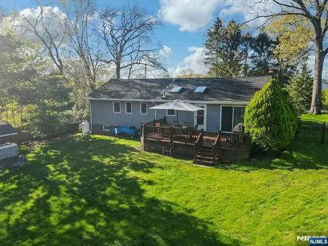 5 Seminole Way West Milford NJ 07480