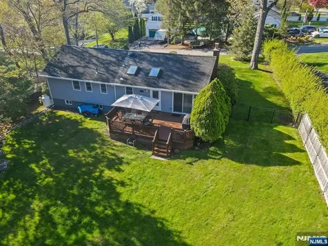5 Seminole Way West Milford NJ 07480