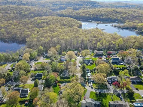 5 Seminole Way West Milford NJ 07480