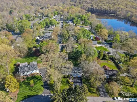 5 Seminole Way West Milford NJ 07480