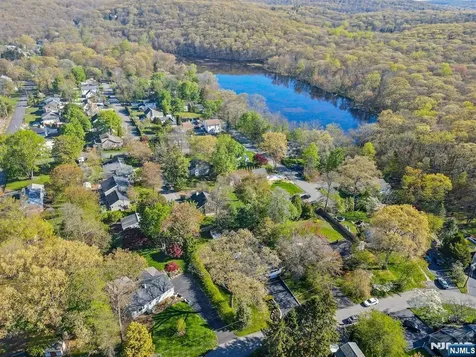 5 Seminole Way West Milford NJ 07480