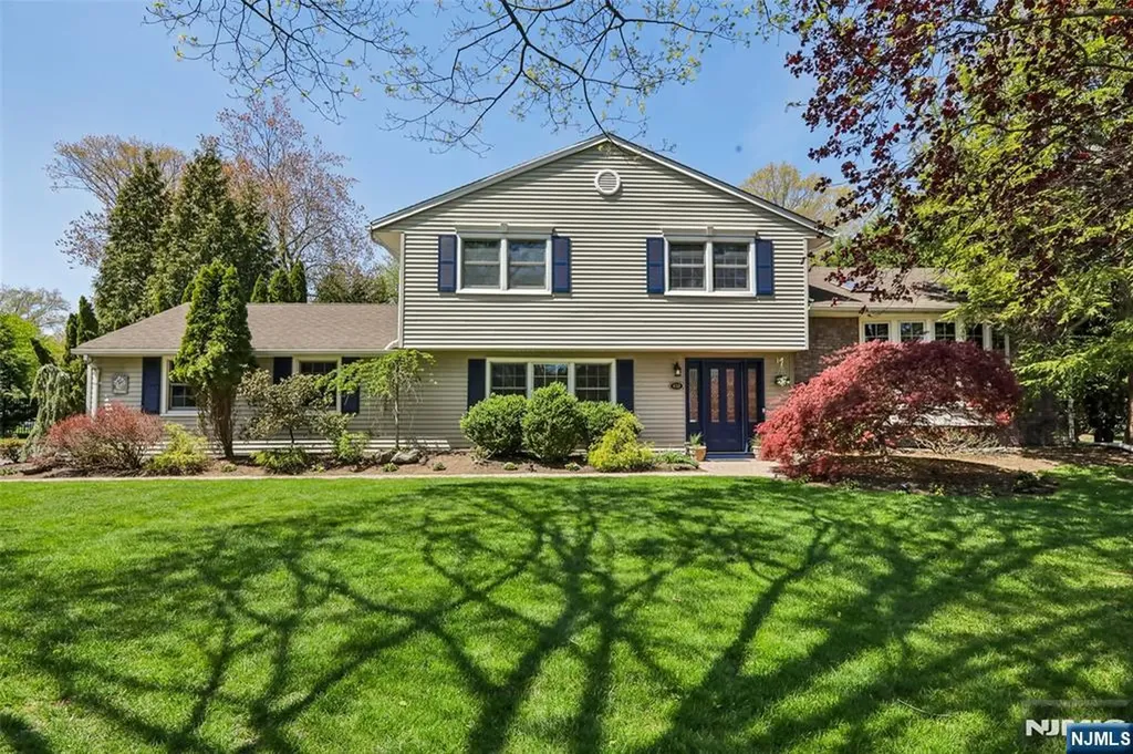 459 Ellis Place Wyckoff NJ 07481