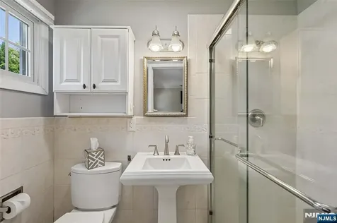 459 Ellis Place Wyckoff NJ 07481